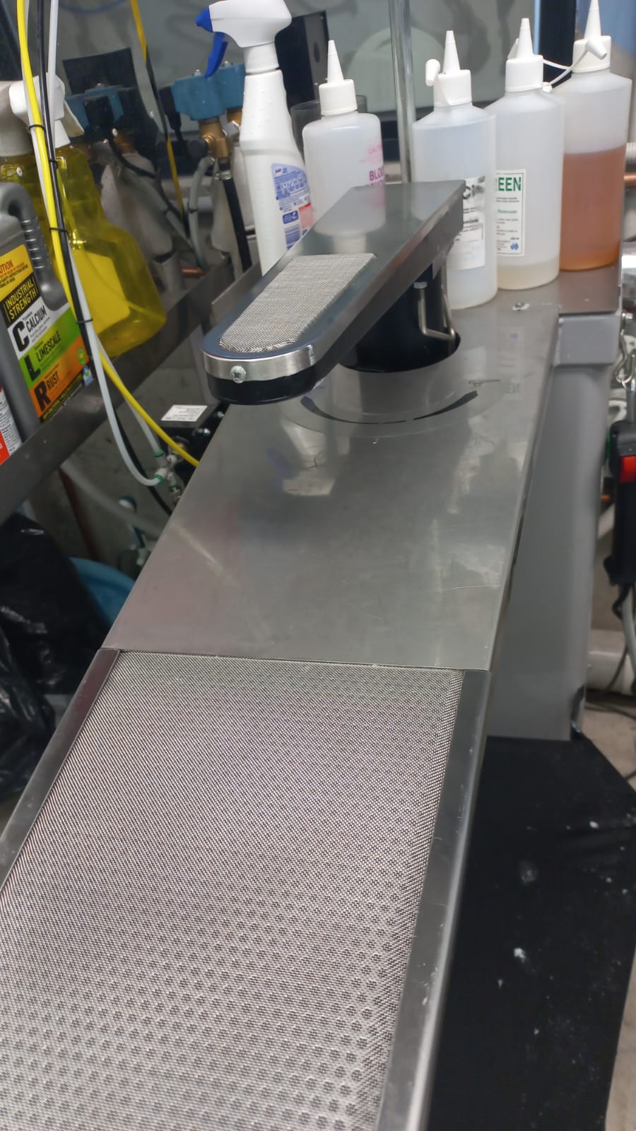 Detail finishing station used for professional garment care